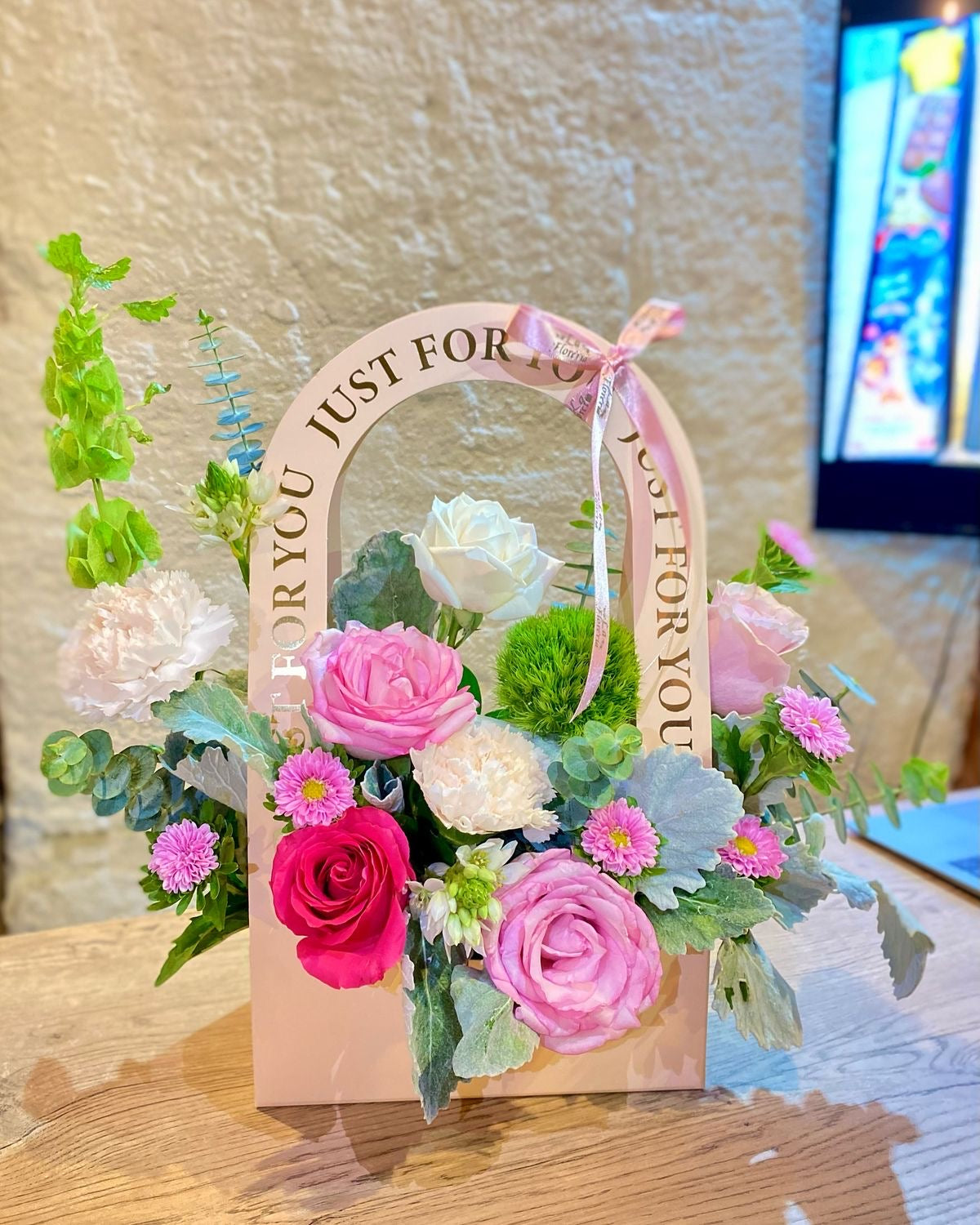 Plantilla en Canva caja bouquet bolso (editable)